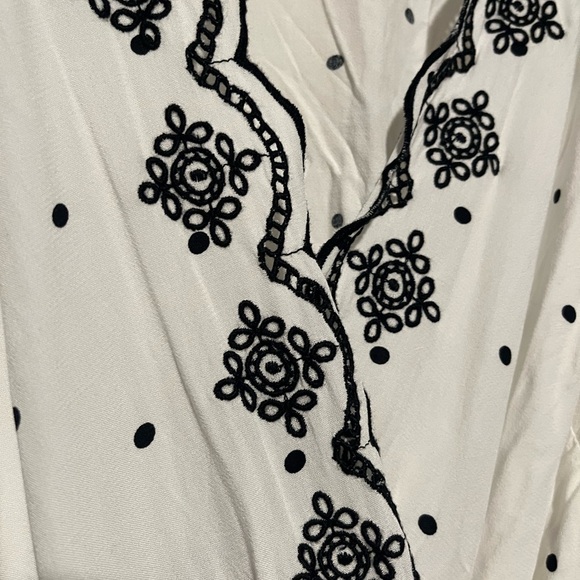 Loft Wrap Embroidered White Blouse - Picture 3 of 4